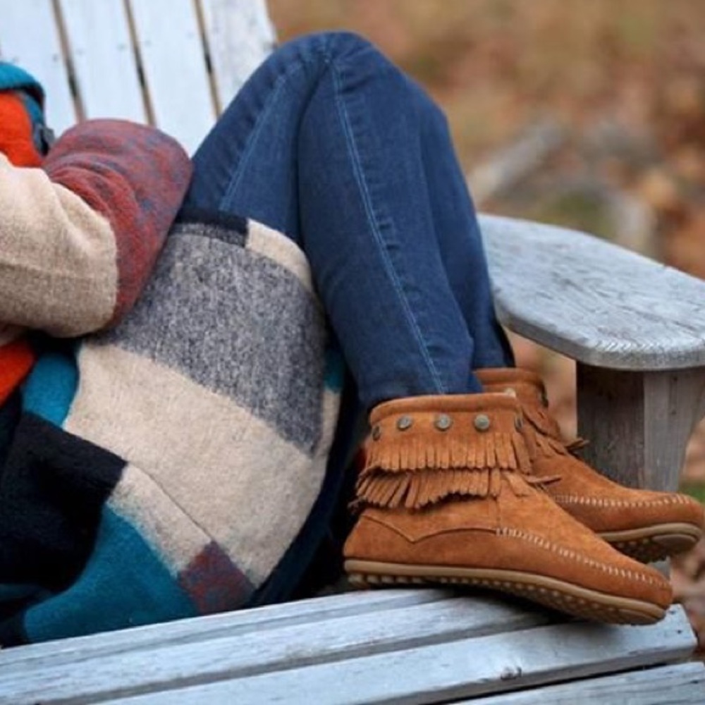 NEW Iconic Boho Minnetonka Double Fringe Chestnut Suede Boots With Side Zip